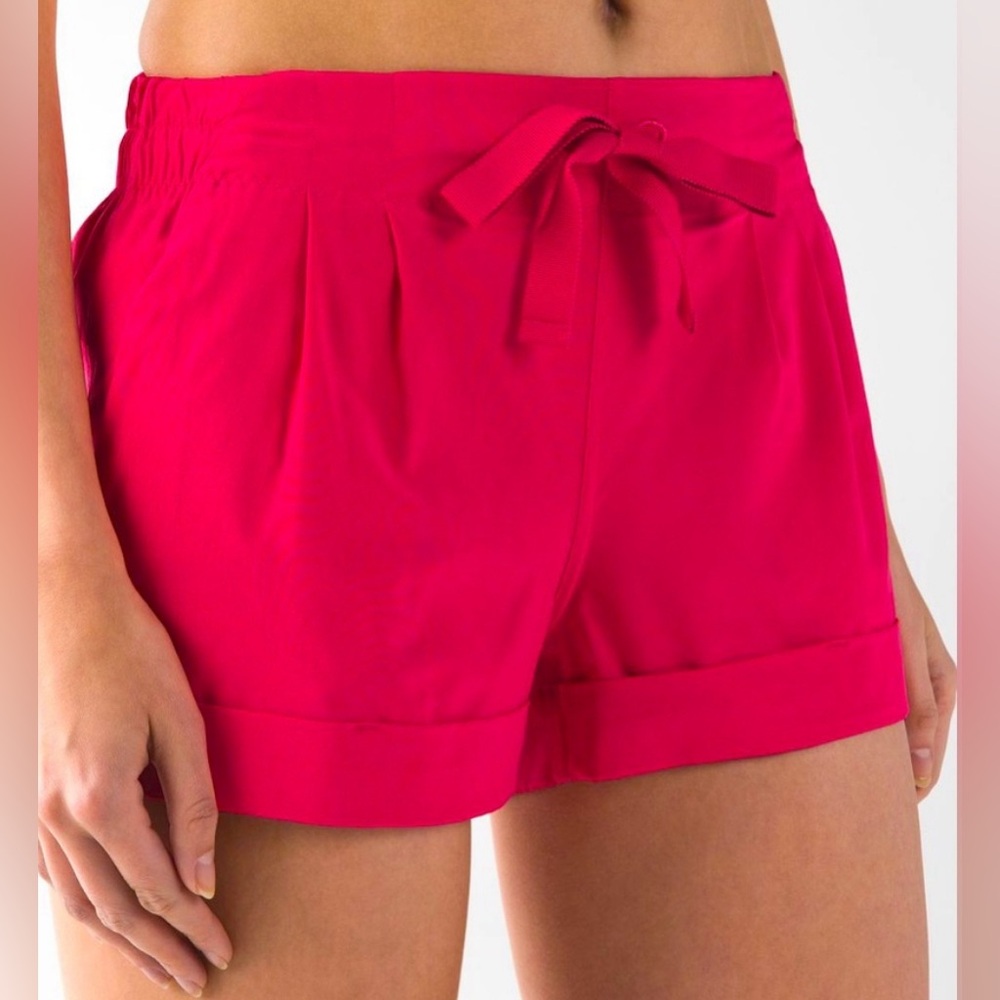 Lululemon Spring Break Away Short II in Boom Juice Size 6 BMJC pink coral